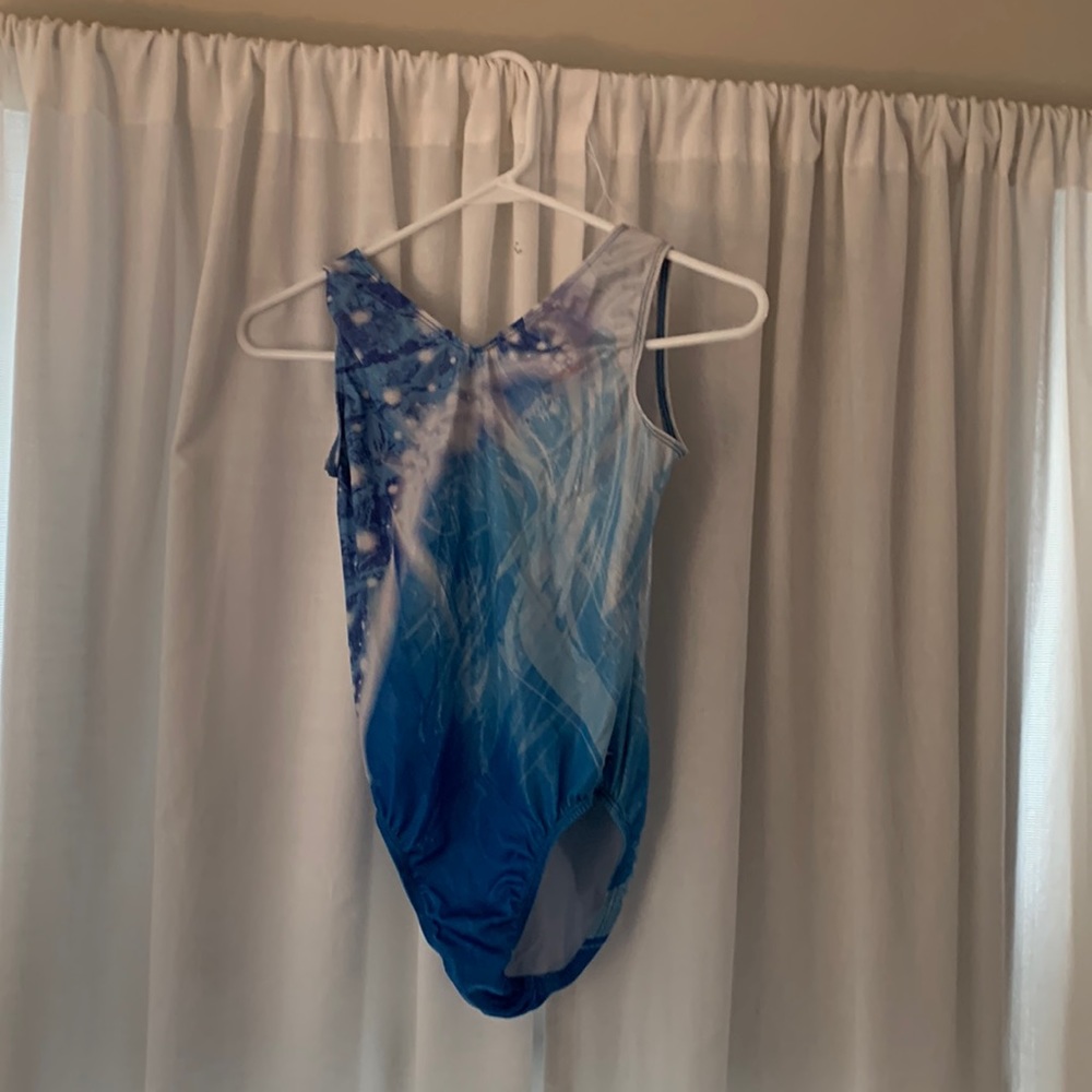 Girls gymnastics Leo